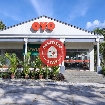 Oyo 89679 Dream Garden Resort Ayer Hangat エクステリア 写真